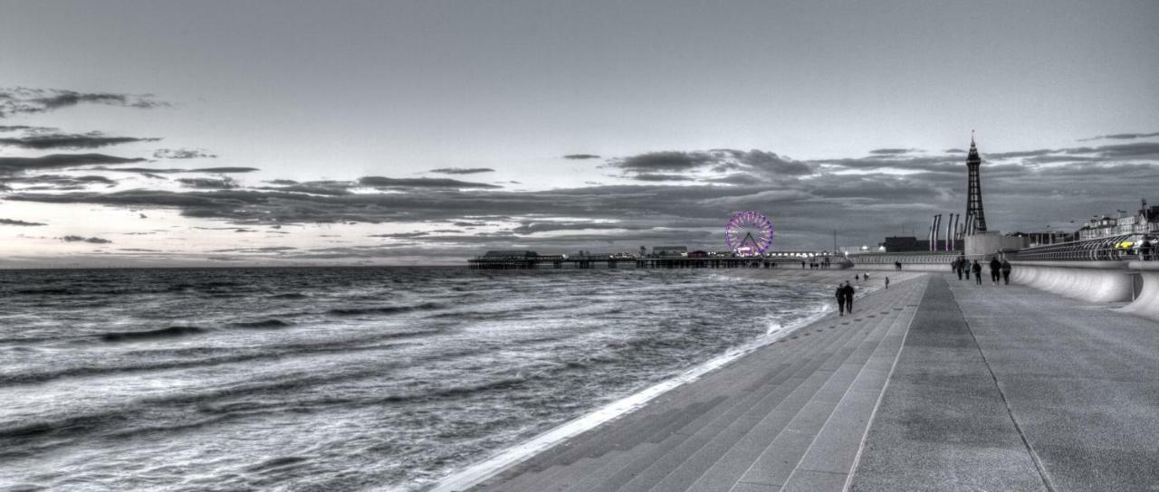 Rossall House , For Families & Couples 블랙풀 외부 사진